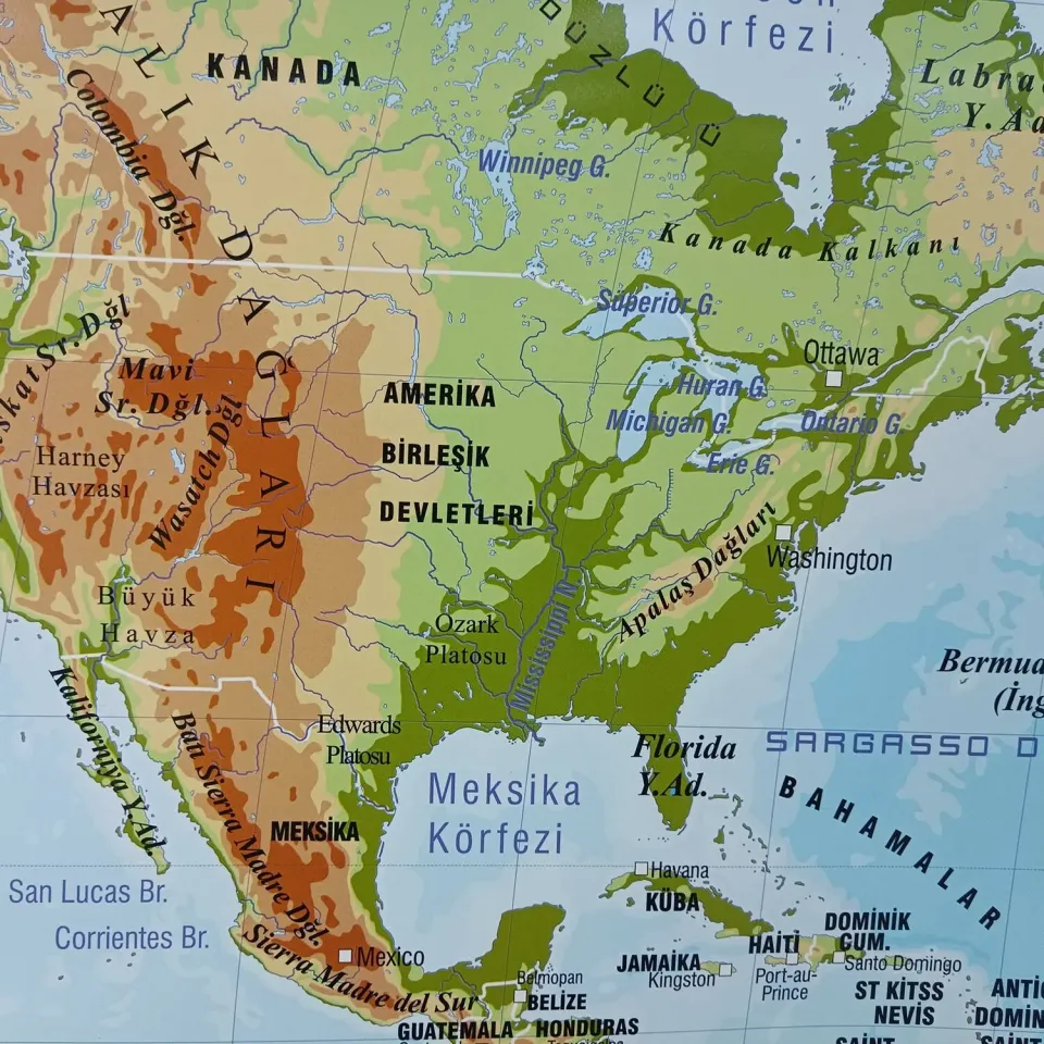 Dünya Fiziki Haritası  (78X135 CM)